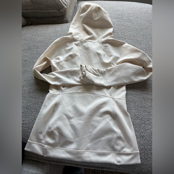 Lululemon - Picture 2 of 2